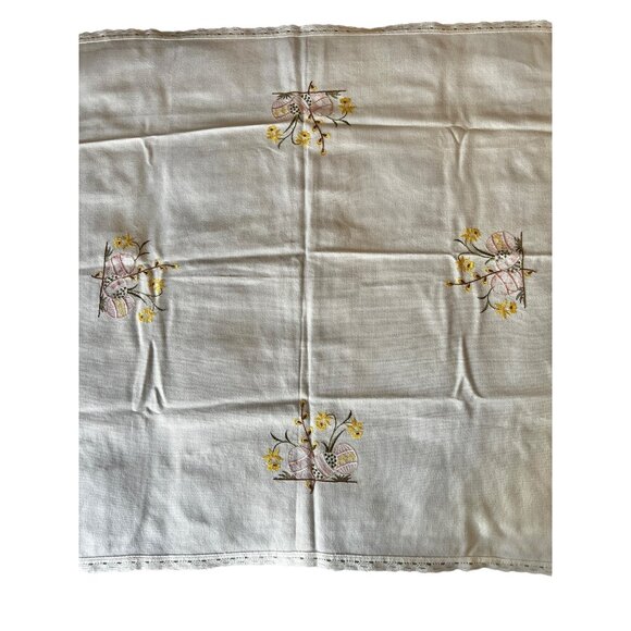 Hand-Embroidered Easter Tablecloth Topper Lace Trim Eggs Daffodils Holidays - Picture 6 of 7